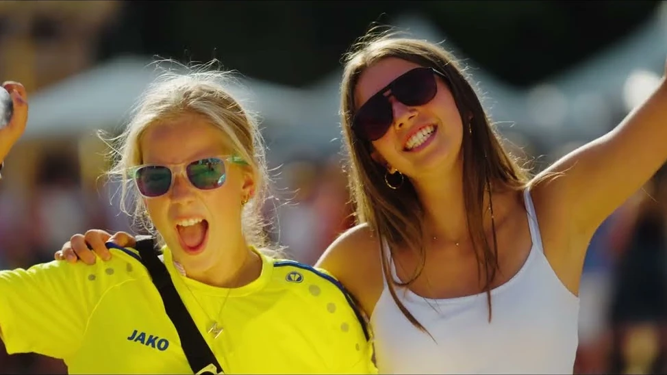 Festivalgangers op Rijvers Festival 2026, beeld uit de aftermovie